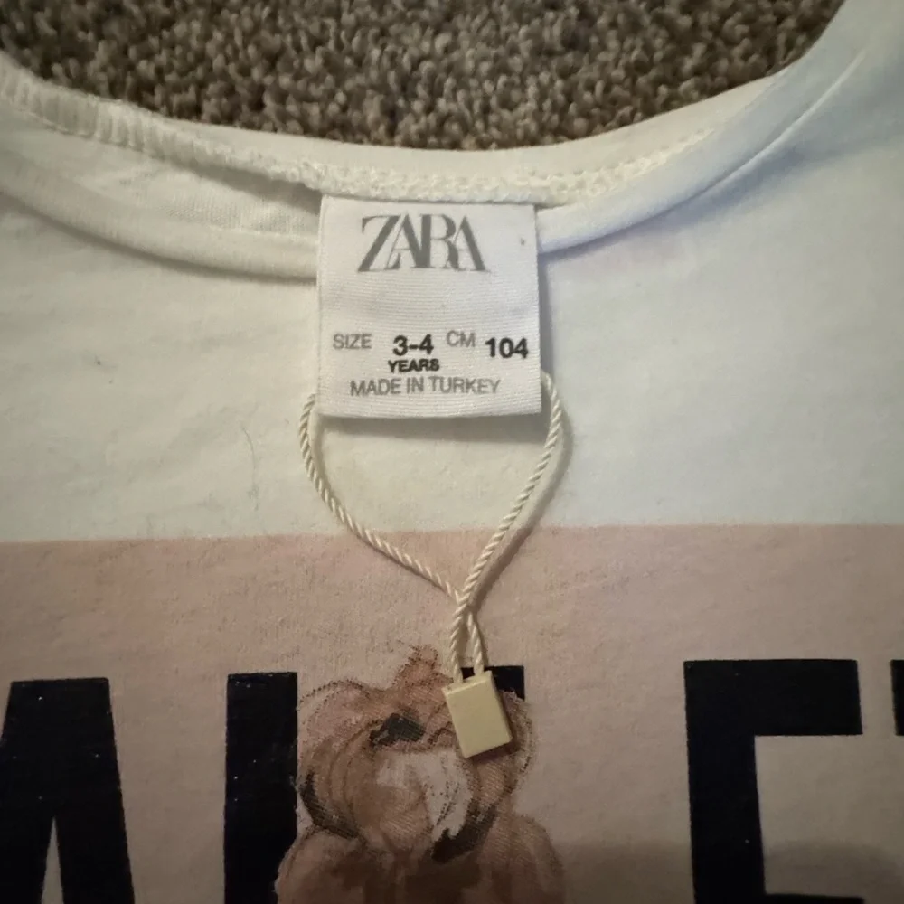 ZARA Girls Ballerina Long Sleeve Shirt Size 3–4 White Ballet Graphic Top